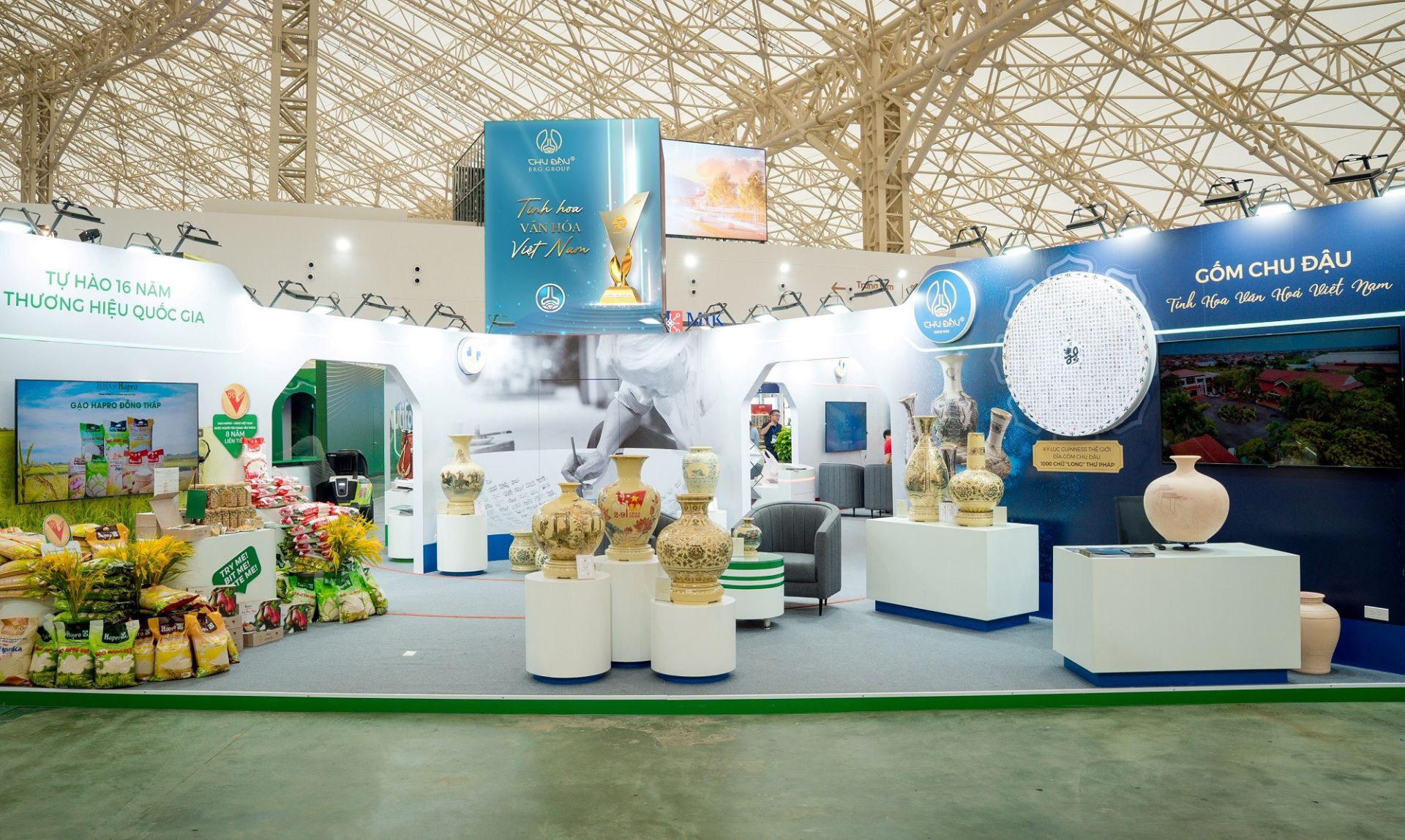 Không gian trưng bày của Công ty Cổ phần Gốm Chu Đậu