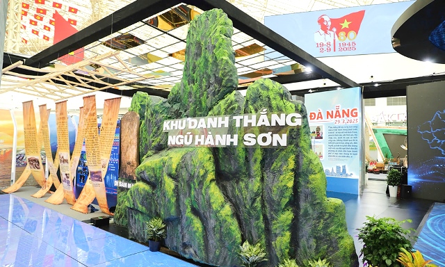 Không gian giới thiệu thông tin vùng đất xứ Quảng và các di sản văn hoá: Khu danh thắng Ngũ Hành Sơn, Khu đền tháp Mỹ Sơn, Phố cổ Hội An.