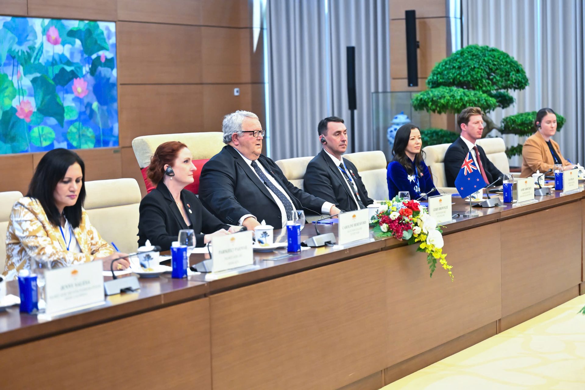 Chủ tịch Quốc hội New Zealand Gerry Brownlee và các đại biểu trong Đoàn