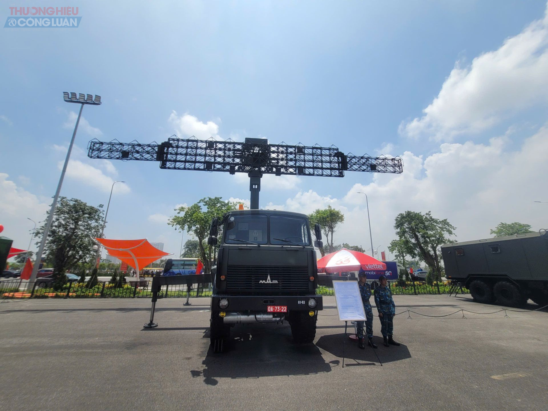 Đài ra đa cảnh giới tầm trung 2D dải tần VHF RV-02