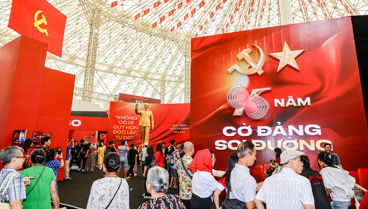 95 năm cờ Đảng soi đường: Triển lãm chuyên đề khẳng định sức mạnh niềm tin và lý tưởng cách mạng