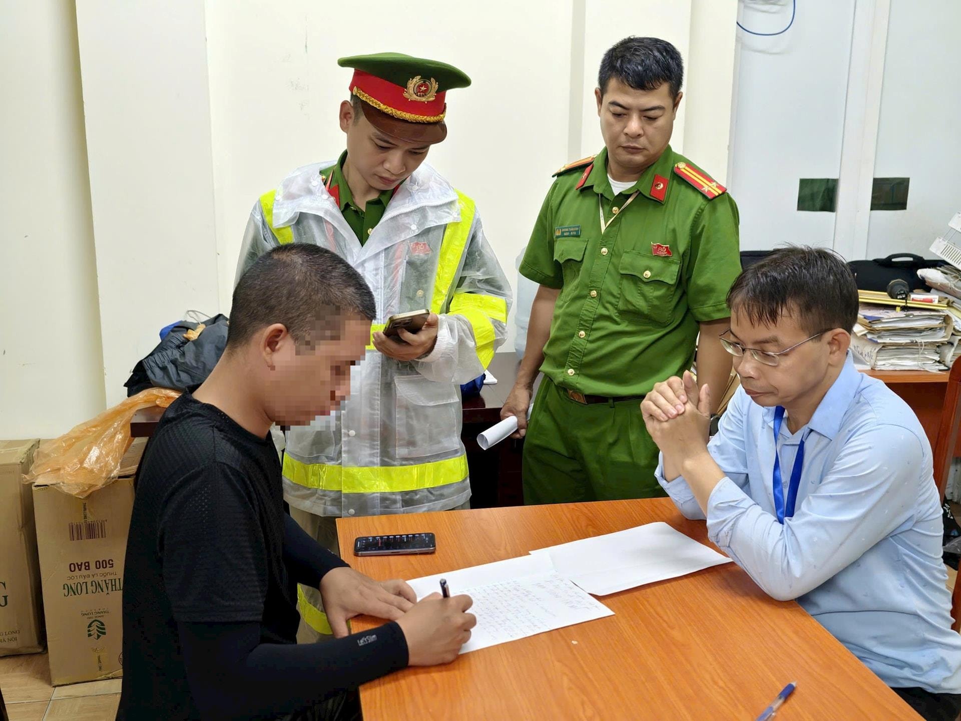 Hà Nội: Xử phạt bãi trông xe tự phát gần Quảng trường Ba Đình trước giờ sơ duyệt A80