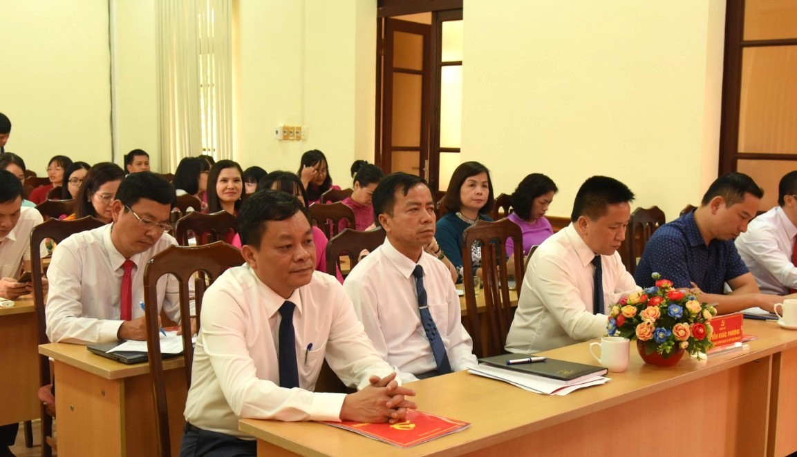 Các đại biểu tham dự hội nghị