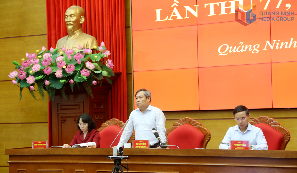 Ông Vũ Đại Thắng, Ủy viên Trung ương Đảng, Bí thư Tỉnh ủy, Trưởng Đoàn ĐBQH tỉnh Quảng Ninh, phát biểu tại hội nghị.