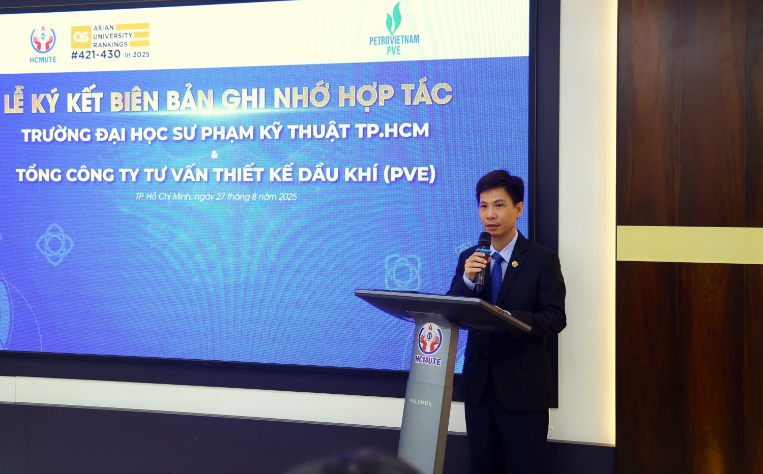 PGS.TS. Châu Đình Thành – Phó Hiệu trưởng HCMUTE khẳng định hợp tác với PVE sẽ giúp sinh viên được tiếp cận môi trường doanh nghiệp, nâng cao năng lực thực hành và sẵn sàng hội nhập thị trường lao động trong kỷ nguyên chuyển đổi số và phát triển năng lượng xanh
