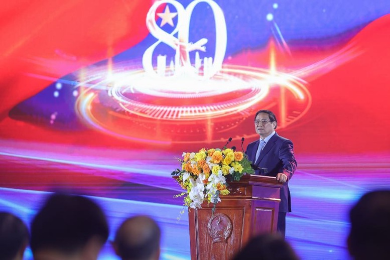 Thủ tướng nhấn mạnh, Triển lãm là một minh chứng sống động cho tiềm năng to lớn của ngành công nghiệp văn hóa, công nghiệp giải trí và sức sáng tạo tuyệt vời của người Việt Nam - Ảnh: VGP/Nhật Bắc Thủ tướng nhấn mạnh, Triển lãm là một minh chứng sống động cho tiềm năng to lớn của ngành công nghiệp văn hóa, công nghiệp giải trí và sức sáng tạo tuyệt vời của người Việt Nam - Ảnh: VGP/Nhật Bắc