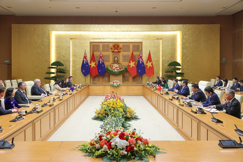 Thủ tướng Phạm Minh Chính đề nghị hai bên tích cực phối hợp cụ thể hóa những thỏa thuận cấp cao đã đạt được, tiếp tục đưa hợp tác đi vào chiều sâu tương xứng với khuôn khổ mối quan hệ ở tầm cao mới - Ảnh: VGP/Nhật Bắc Thủ tướng Phạm Minh Chính đề nghị hai bên tích cực phối hợp cụ thể hóa những thỏa thuận cấp cao đã đạt được, tiếp tục đưa hợp tác đi vào chiều sâu tương xứng với khuôn khổ mối quan hệ ở tầm cao mới - Ảnh: VGP/Nhật Bắc