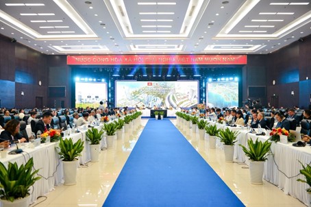 Toàn cảnh phiên toàn thể Diễn đàn tài chính thường niên Việt Nam năm 2025. Ảnh: VCB Toàn cảnh phiên toàn thể Diễn đàn tài chính thường niên Việt Nam năm 2025. Ảnh: VCB