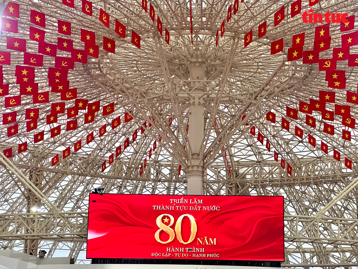 Sáng 28/8 tại Trung tâm triển lãm quốc gia diễn ra Lễ khai mạc Triển lãm thành tựu đất nước 80 năm hành trình Độc lập - Tự do - Hạnh phúc.