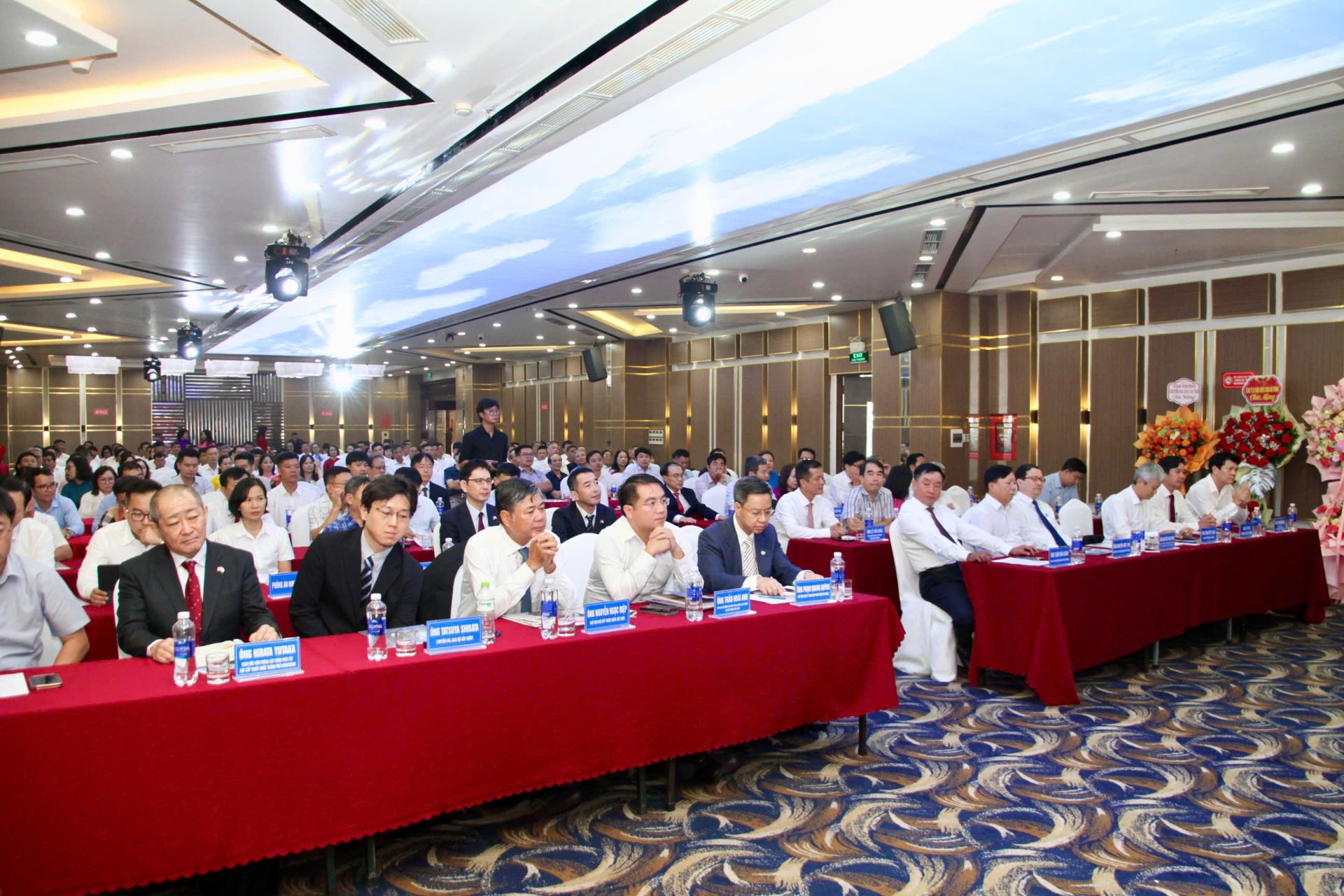 Các đại biểu tham dự Các đại biểu tham dự