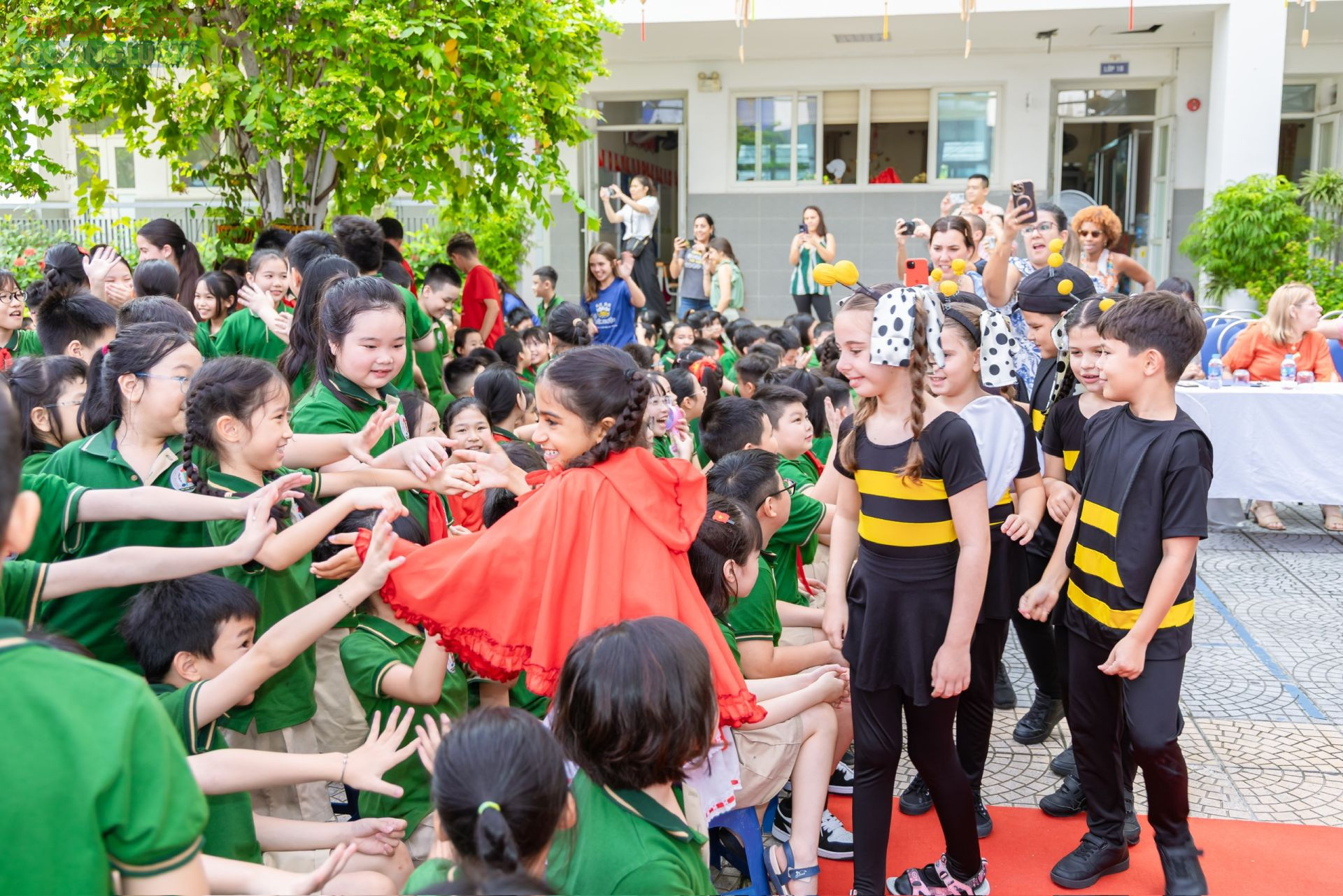 Đoàn Cuba giao lưu cùng các em học sinh trường Tiểu học Việt Nam – Cuba.