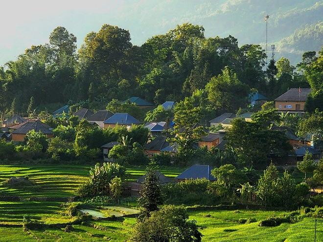 Nhìn từ xa Nhìn từ xa