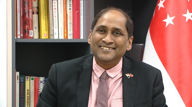 Đại sứ Singapore tại Việt Nam Jaya Ratnam: Dù thế giới đang đối mặt với nhiều biến động và bất ổn, Việt Nam vẫn tiến lên với sự tự tin, đoàn kết và tinh thần thống nhất – những yếu tố sẽ viết nên chương mới rực rỡ hơn nữa trong lịch sử dân tộc - Ảnh: VGP/Quang Thương Đại sứ Singapore tại Việt Nam Jaya Ratnam: Dù thế giới đang đối mặt với nhiều biến động và bất ổn, Việt Nam vẫn tiến lên với sự tự tin, đoàn kết và tinh thần thống nhất – những yếu tố sẽ viết nên chương mới rực rỡ hơn nữa trong lịch sử dân tộc - Ảnh: VGP/Quang Thương