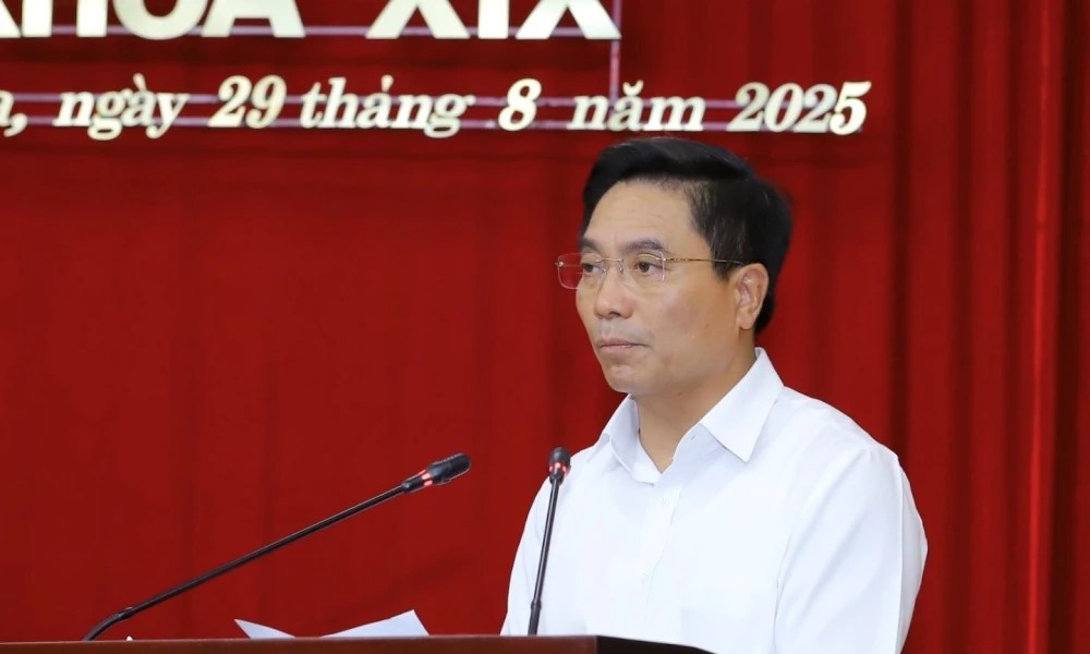 Đồng chí Nguyễn Doãn Anh, Ủy viên Trung ương Đảng, Bí thư Tỉnh ủy phát biểu chỉ đạo tại hội nghị.