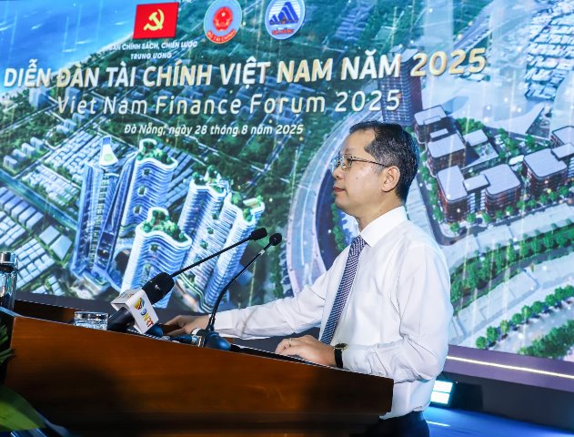 Bí thư Thành ủy Đà Nẵng Nguyễn Văn Quảng phát biểu tại diễn đàn.