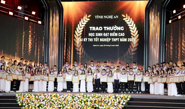 Nghệ An vinh danh 195 học sinh xuất sắc trong năm học 2024-2025