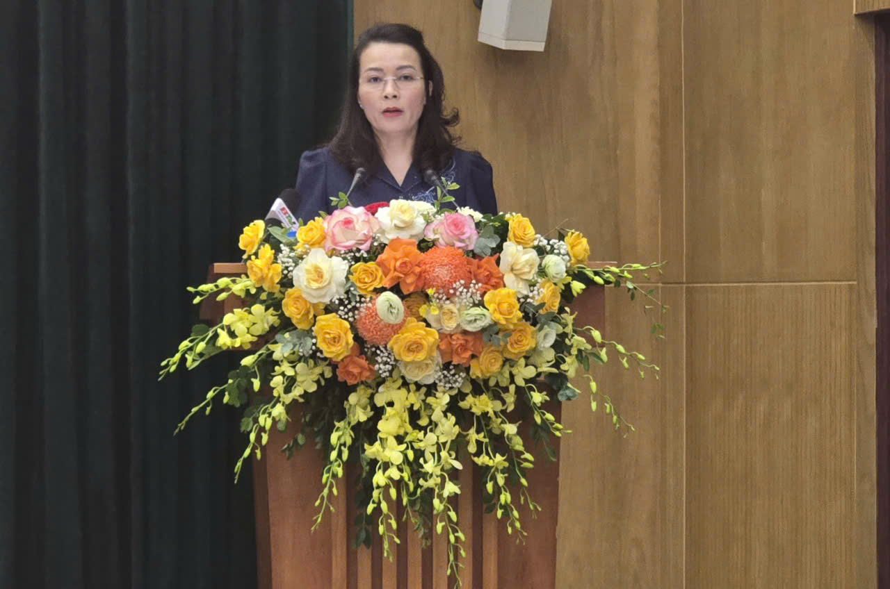 Đồng chí Nguyễn Thị Hương Phó Bí thư Thường trực Tỉnh ủy Bắc Ninh phát biểu tại buổi hợp báo.