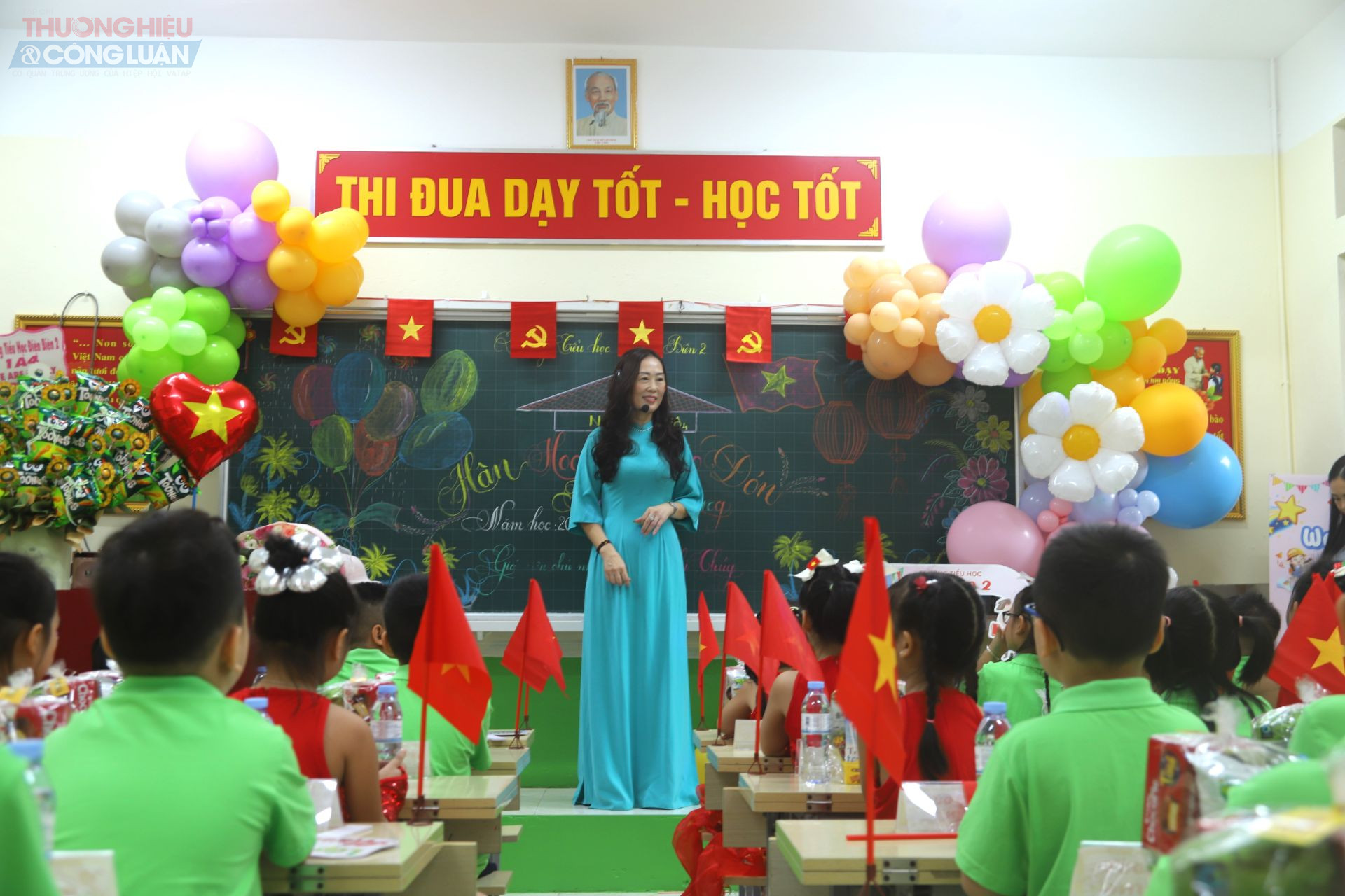 Cô giáo Lê Thị Thúy, giáo viên chủ nhiệm lớp 1A4