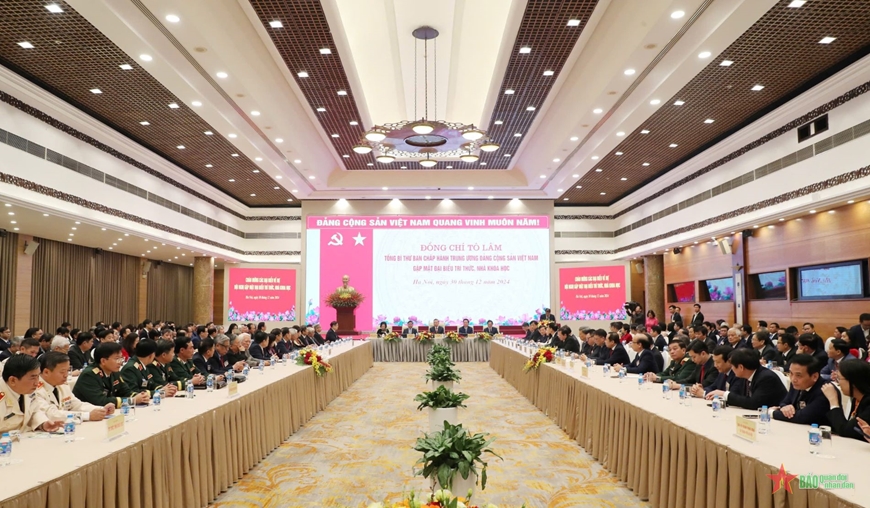 Tổng Bí thư Tô Lâm gặp mặt các trí thức. Ảnh qdnd.vn.