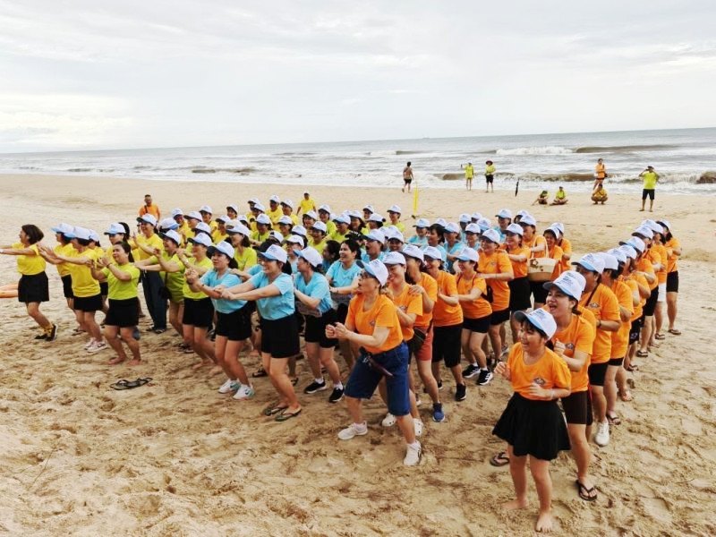 Tổ chức cho các tiểu thương vui chơi dã ngoại