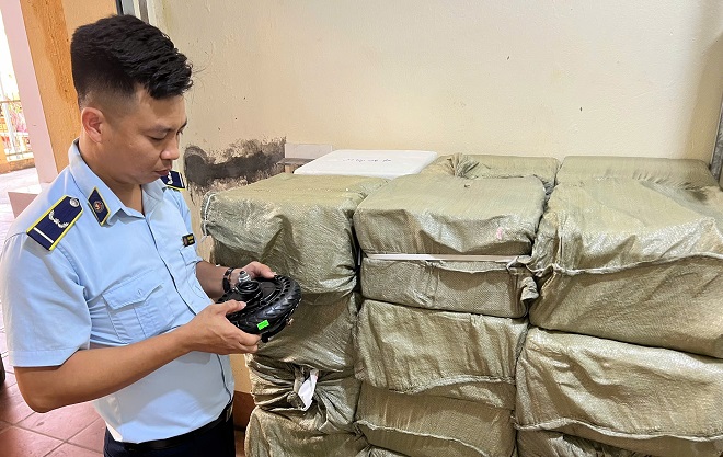 Lực lượng QLTT tỉnh Thái Nguyên kiểm tra cơ sở kinh doanh Lực lượng QLTT tỉnh Thái Nguyên kiểm tra cơ sở kinh doanh