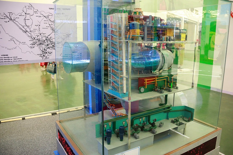 Mô hình Tổ máy Nhà máy Thuỷ điện Hoà Bình của Công ty Thuỷ điện Hoà Bình