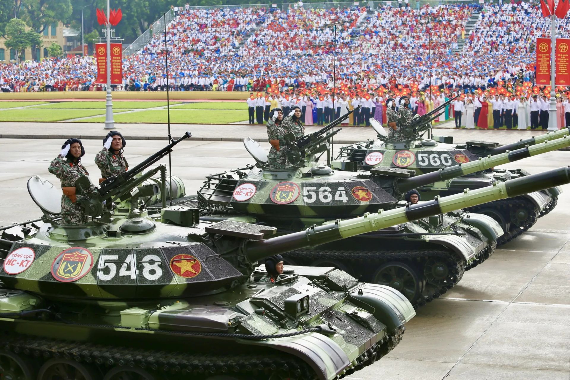 Khối xe tăng T-54B và T-55 là những 