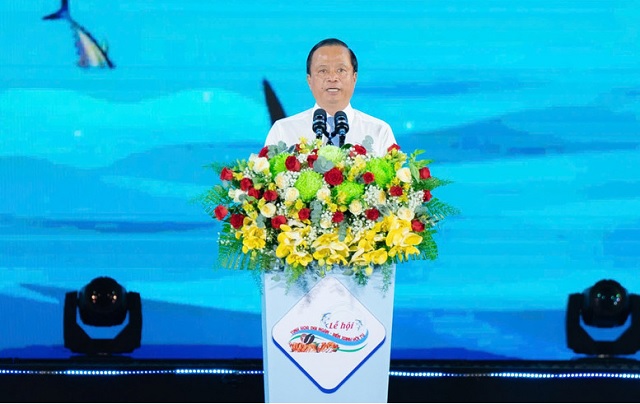 Ông Nguyễn Tuấn Thanh phát biểu khai mạc Lễ hội,. Ảnh: Viết Hiền.