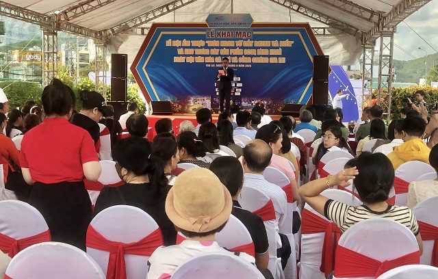 Quang cảnh Lễ Khai mạc Chương trình Lễ hội ẩm thực “Món ngon từ đất Bazan và Biển”. Ảnh: VH