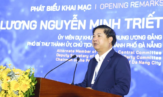 Chủ tịch UBND thành phố Lương Nguyễn Minh Triết phát biểu tại hội thảo. Chủ tịch UBND thành phố Lương Nguyễn Minh Triết phát biểu tại hội thảo.