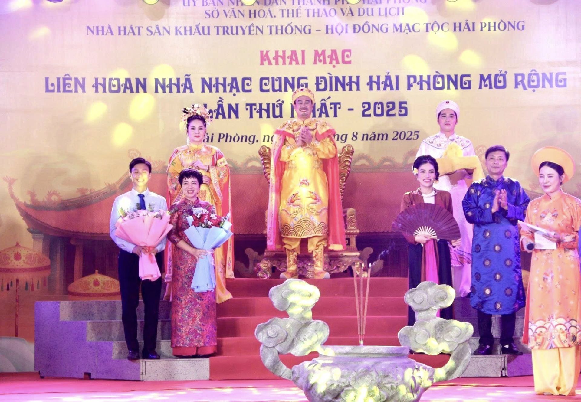 Nhà hát Sân khấu truyền thống Hải Phòng hoàn thành chương trình biểu diễn tại Liên hoan Nhà hát Sân khấu truyền thống Hải Phòng hoàn thành chương trình biểu diễn tại Liên hoan
