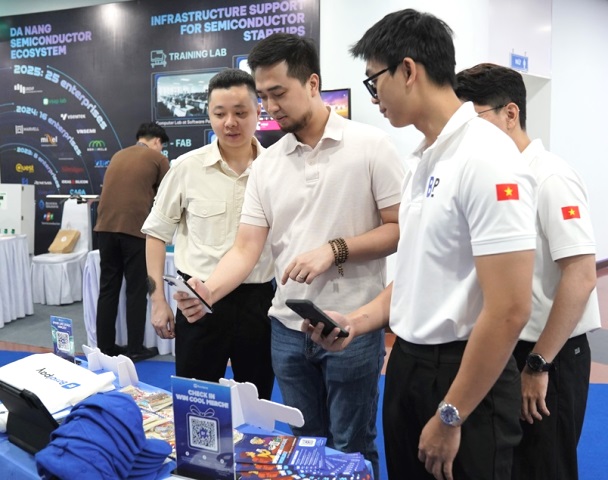 Lĩnh vực vi mạch, bán dẫn đang phát triển mạnh tại thành phố Đà Nẵng. Lĩnh vực vi mạch, bán dẫn đang phát triển mạnh tại thành phố Đà Nẵng.