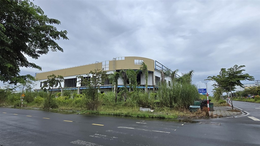 Các cơ quan, đơn vị có liên quan phải quản lý chặt chẽ quỹ đất được giao quản lý, khai thác theo quy định pháp luật.