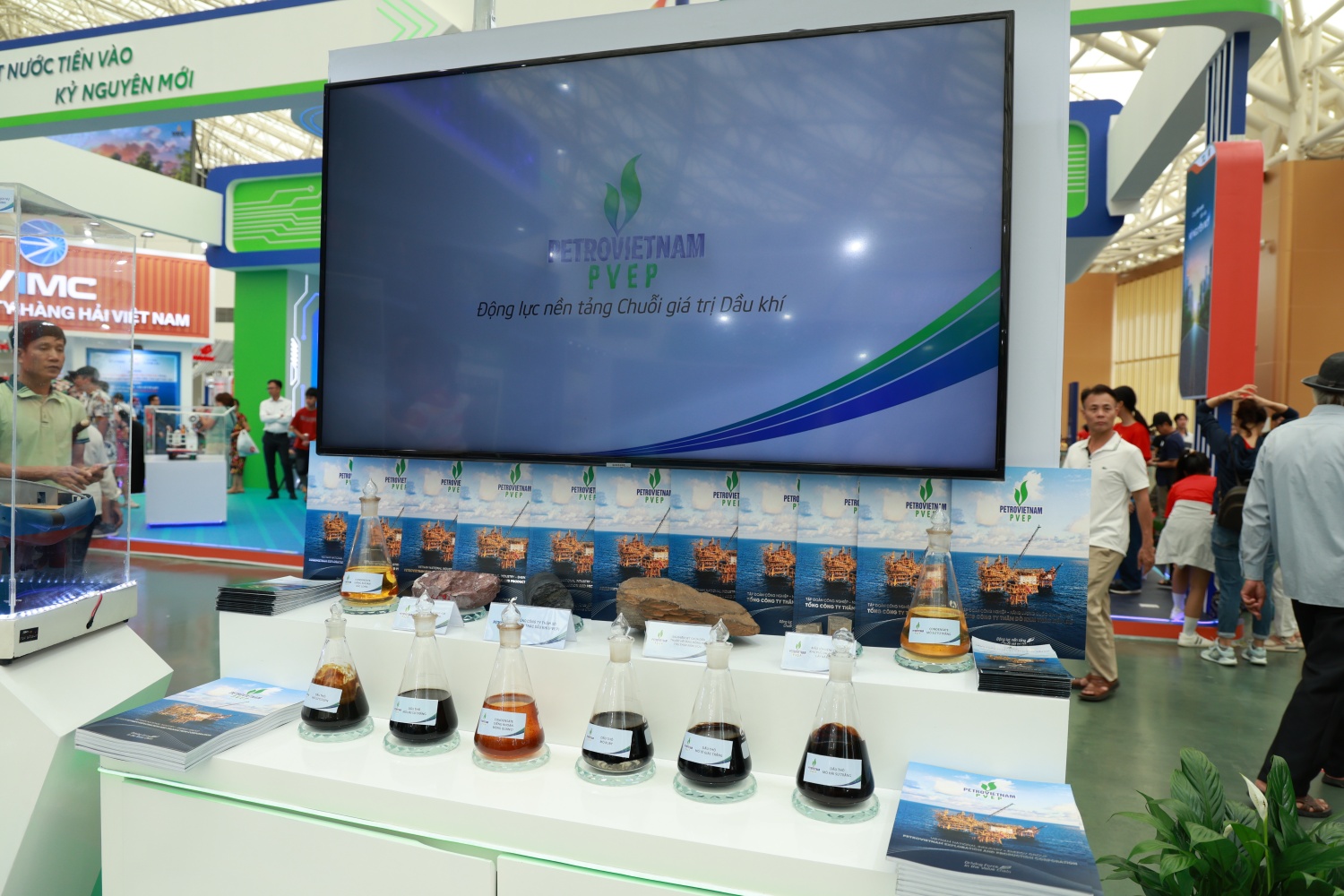 Toàn cảnh gian trưng bày của PVEP
