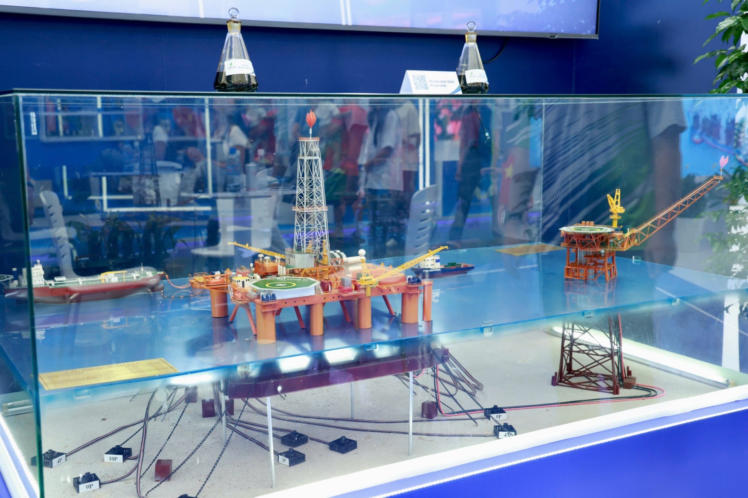 Mô hình Giàn Đại Hùng