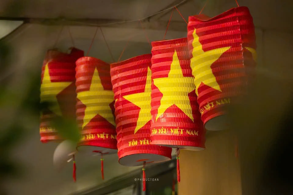 Tặng quà người dân dịp Quốc khánh: Khơi dậy tình dân tộc, nghĩa đồng bào