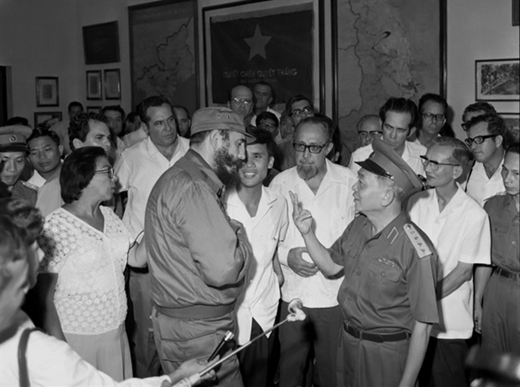 Đại tướng Võ Nguyên Giáp và ông Fidel Castro thăm Bảo tàng Lịch sử Quân sự Việt Nam (ngày 12/9/1973). Ảnh: TTXVN Đại tướng Võ Nguyên Giáp và ông Fidel Castro thăm Bảo tàng Lịch sử Quân sự Việt Nam (ngày 12/9/1973). Ảnh: TTXVN
