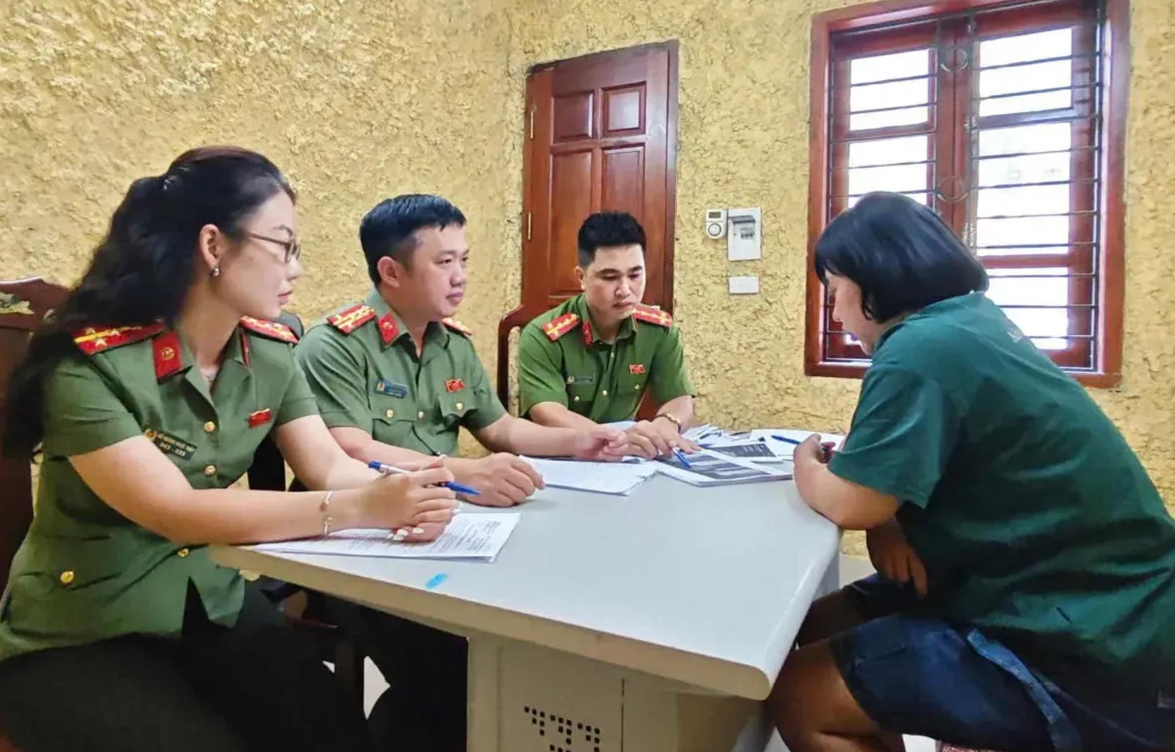 Hà Nội: Bán vé xem diễu binh, diễu hành giả, một đối tượng bị bắt