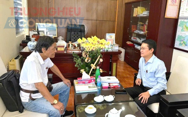 Ông Nguyễn Hà Bắc, Bí thư Đảng ủy phường Hòa Khánh, TP. Đà Nẵng chia sẻ: Việc ủy quyền chứng thực cho công chức sẽ rút ngắn thời gian xử lý hồ sơ, tạo thuận lợi tối đa cho người dân và cán bộ phường, xã.