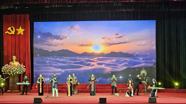 Văn nghệ chào mừng