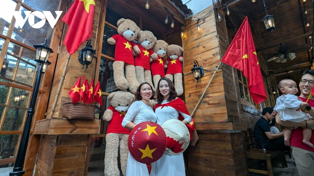 Nhiều bạn trẻ cảm thấy tự hào vì mình là người Việt Nam.