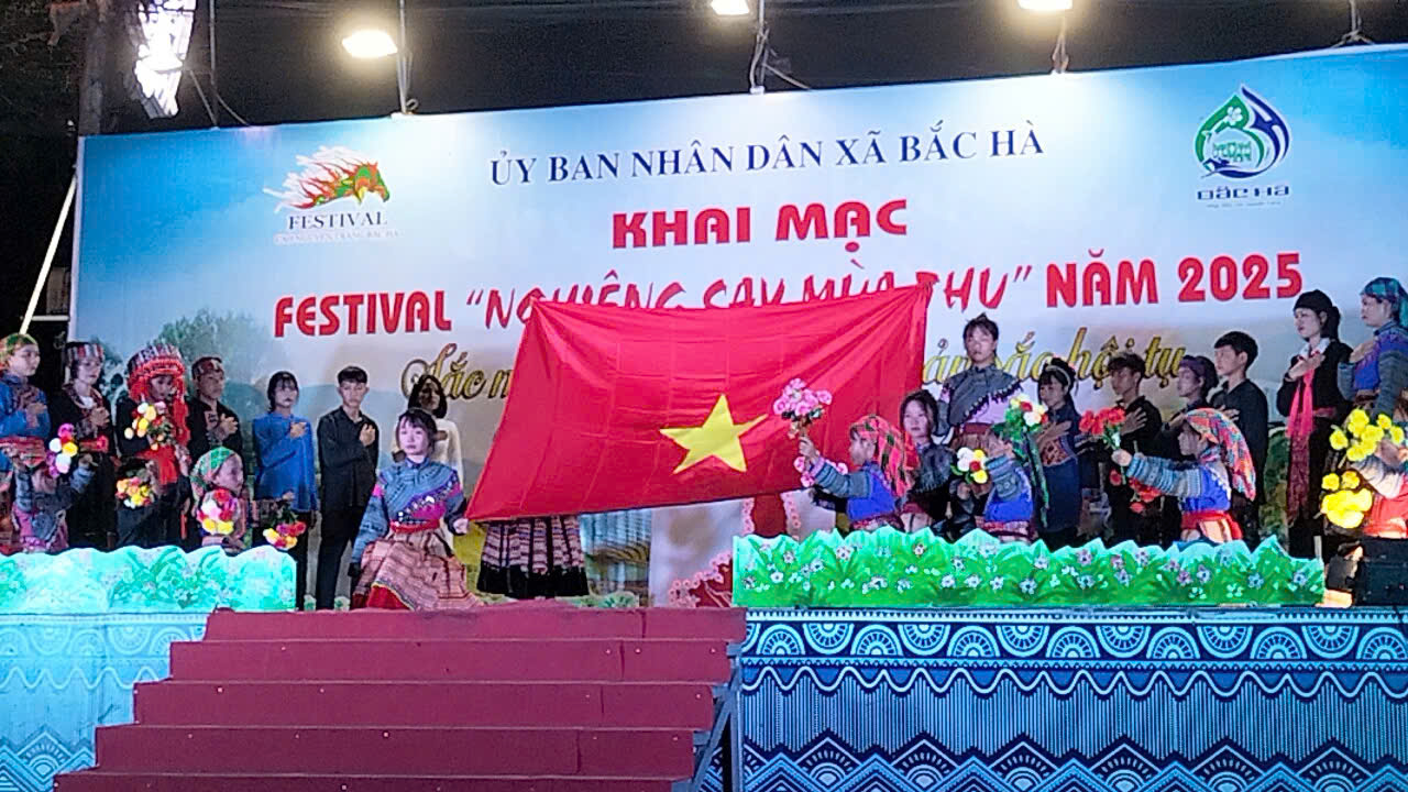 Khai mạc Festival cao nguyên trắng năm 2025 với chủ đề “Nghiêng say mùa Thu”