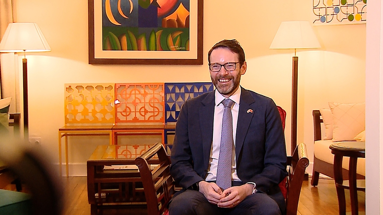 Nhân dịp kỷ niệm 80 năm Quốc khánh, Đại sứ Anh bày tỏ niềm vui mừng và xúc động khi được cùng người dân Việt Nam nhìn lại chặng đường lịch sử kể từ Tuyên ngôn Độc lập năm 1945 - Ảnh: VGP/Văn Cường