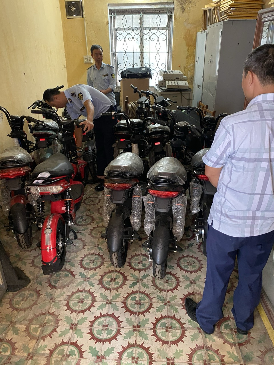 ội QLTT số 3 kiểm tra tại cơ sở kinh doanh