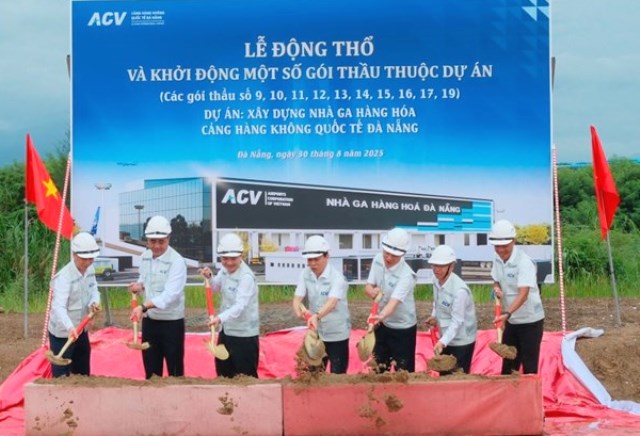 Động thổ xây dựng nhà ga hàng hóa sân bay quốc tế Đà Nẵng.