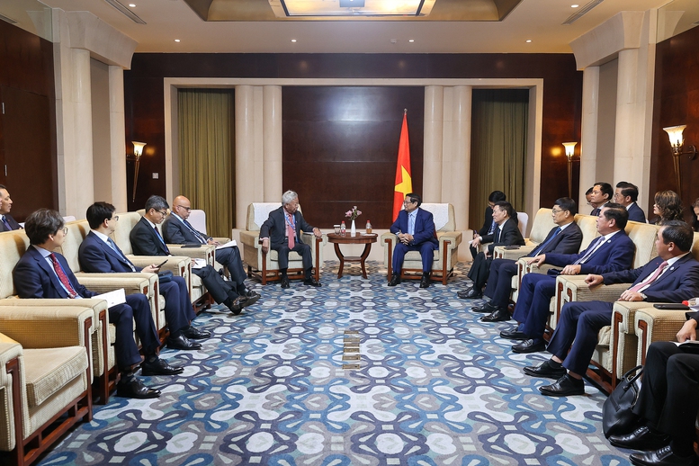 Chủ tịch AIIB Kim Lập Quần nhất trí với các đề xuất của Thủ tướng Phạm Minh Chính; khẳng định AIIB sẽ tiếp tục đồng hành, hỗ trợ Việt Nam huy động nguồn vốn hỗ trợ triển khai các dự án cơ sở hạ tầng trọng điểm, trong đó có các dự án về năng lượng tái tạo, ứng phó với biến đổi khí hậu - Ảnh: VGP/Nhật Bắc Chủ tịch AIIB Kim Lập Quần nhất trí với các đề xuất của Thủ tướng Phạm Minh Chính; khẳng định AIIB sẽ tiếp tục đồng hành, hỗ trợ Việt Nam huy động nguồn vốn hỗ trợ triển khai các dự án cơ sở hạ tầng trọng điểm, trong đó có các dự án về năng lượng tái tạo, ứng phó với biến đổi khí hậu - Ảnh: VGP/Nhật Bắc