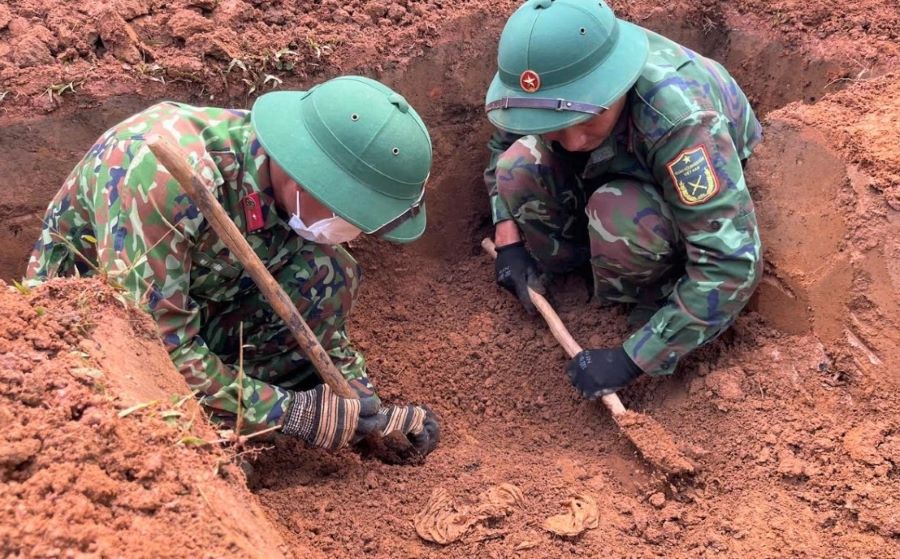 Các hài cốt liệt sĩ được tìm thấy nằm ở độ sâu 0,8-1m.
