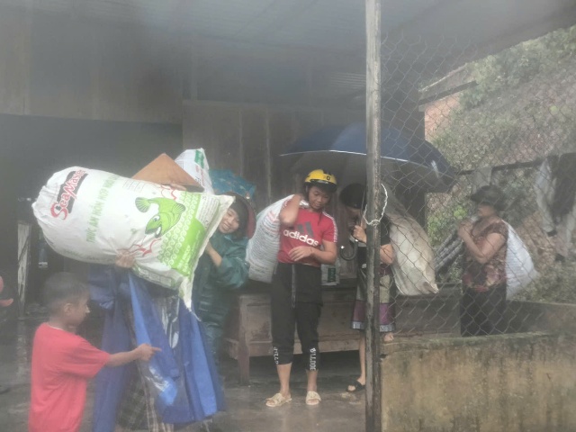 Hàng chục hộ dân hôn Cù Bai, xã Hướng Lập đã được sơ tán khỏi vùng nguy hiểm.