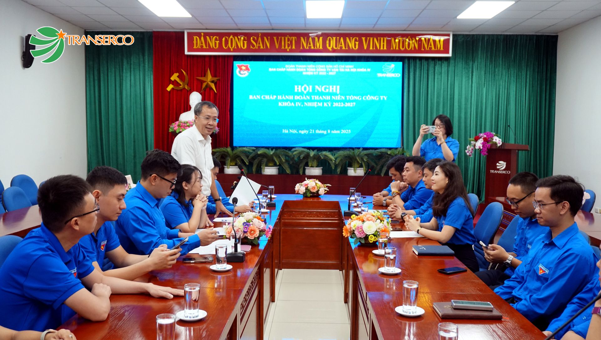 (Đồng chí Vũ Hữu Tuyến - Phó bí thư Thường trực Đảng ủy, Thành viên HĐTV, Chủ tịch Công đoàn Transerco phát biểu chỉ đạo) (Đồng chí Vũ Hữu Tuyến - Phó bí thư Thường trực Đảng ủy, Thành viên HĐTV, Chủ tịch Công đoàn Transerco phát biểu chỉ đạo)