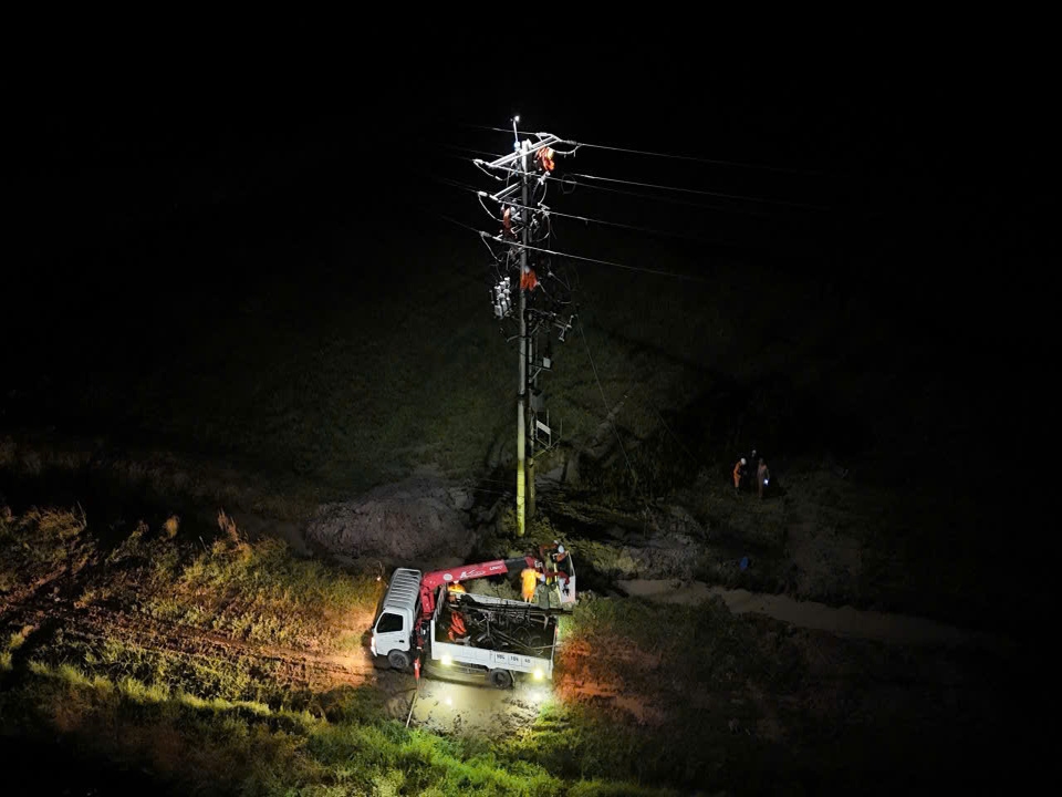 PC Hà Tĩnh nỗ lực đảm bảo cấp điện an toàn, điện ổn định, phục vụ các hoạt động chính trị, xã hội, văn hóa, vui chơi giải trí của Nhân dân trong dịp kỷ niệm  Cách mạng Tháng Tám(19/8) và Quốc khánh (2/9)